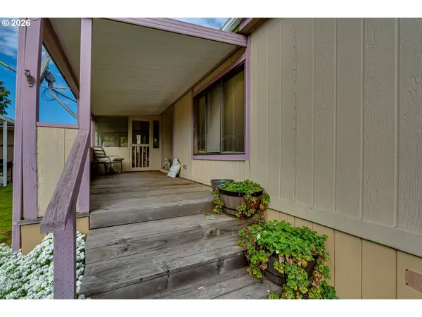 1225 W 10TH AVE #18, Junction City, OR 97448