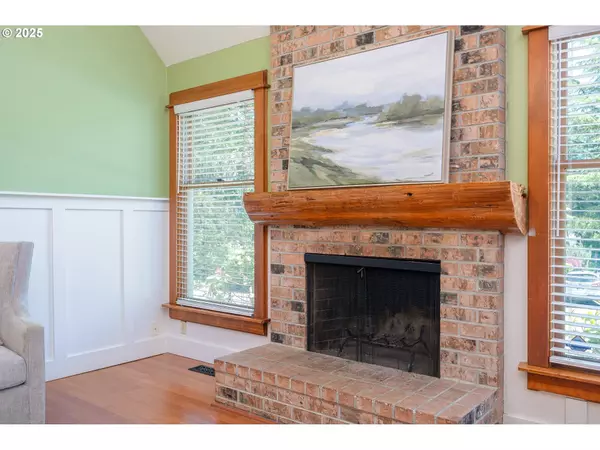 9 EAGLE CREST DR, Lake Oswego, OR 97035