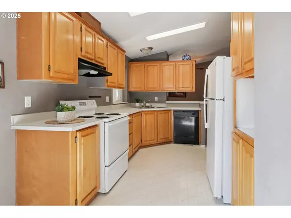 1000 S MCKERN CT #40, Newberg, OR 97132