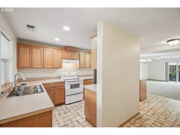 139 SW SHARON JANE PL, Mc Minnville, OR 97128