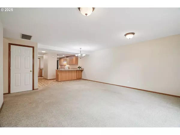 139 SW SHARON JANE PL, Mc Minnville, OR 97128