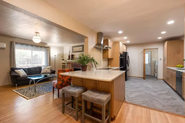 4749 TRUMBULL AVE SE, Albuquerque, NM 87108