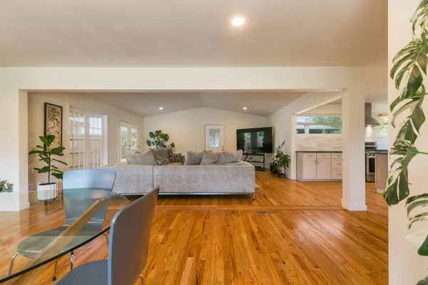 1113 CALIFORNIA ST NE, Albuquerque, NM 87110