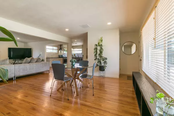 1113 CALIFORNIA ST NE, Albuquerque, NM 87110