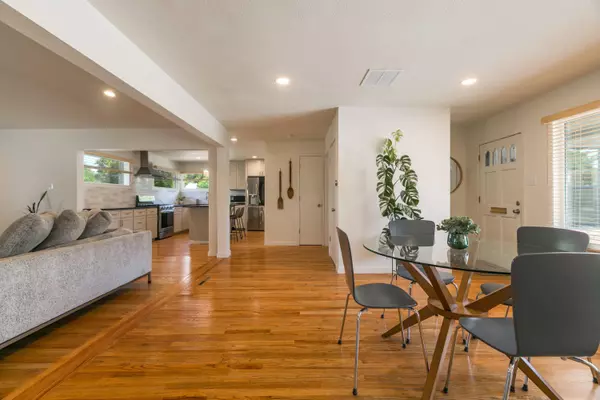 1113 CALIFORNIA ST NE, Albuquerque, NM 87110