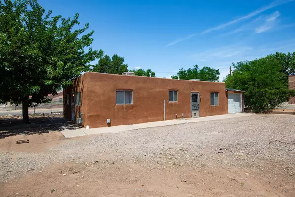2709 ZICKERT RD NW, Albuquerque, NM 87104