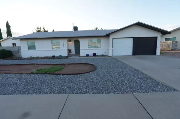 6501 DUNGAN ST NE, Albuquerque, NM 87109