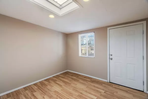 1825 Pitt ST NE, Albuquerque, NM 87112