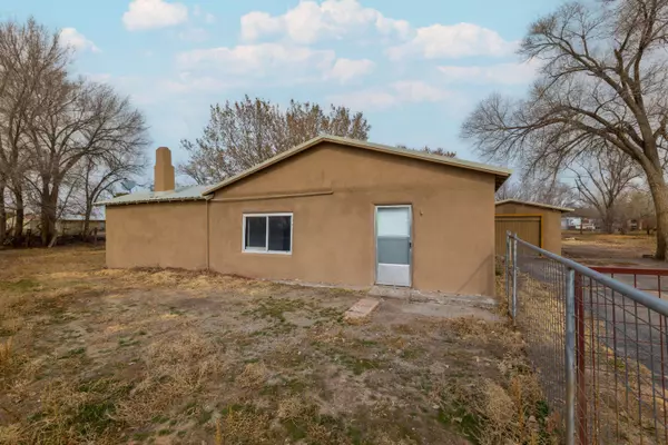 39 Orchard RD, Belen, NM 87002
