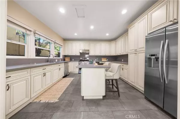 268 S Norton, Los Angeles, CA 90004