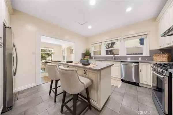 268 S Norton, Los Angeles, CA 90004