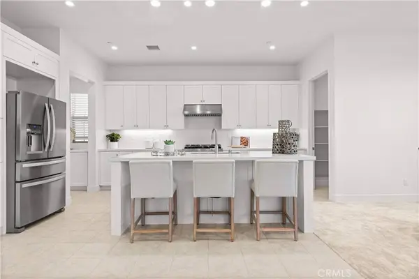106 Glydon, Irvine, CA 92618