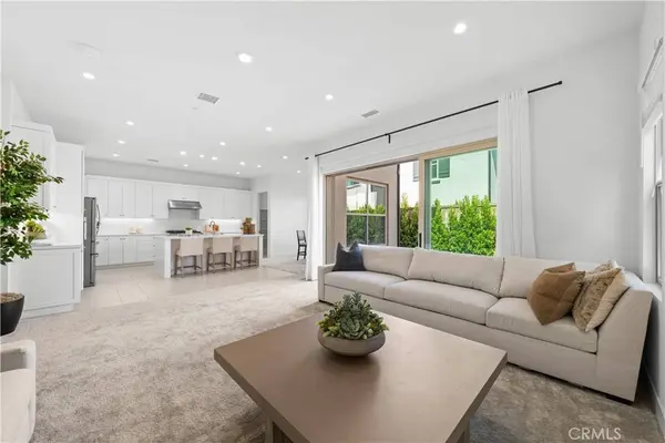 106 Glydon, Irvine, CA 92618