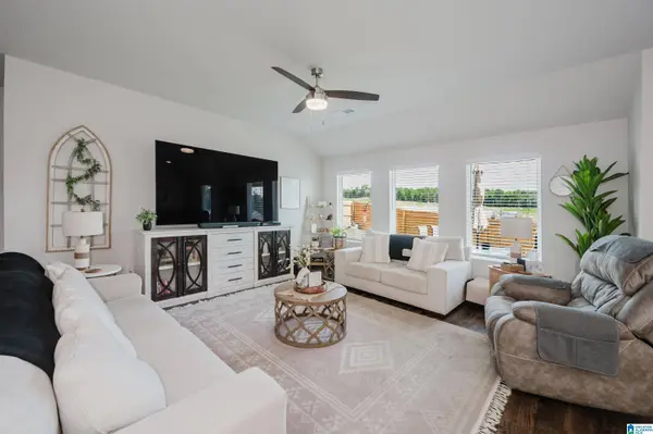 330 AMBER AVENUE, Calera, AL 35040