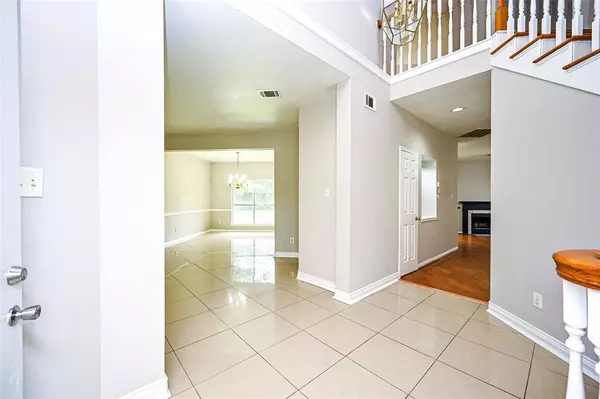 219 Rolling Plains DR, Sugar Land, TX 77479