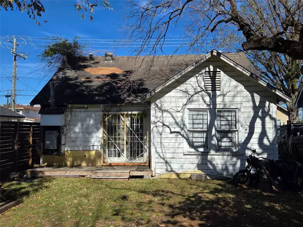 905 Adele ST, Houston, TX 77009