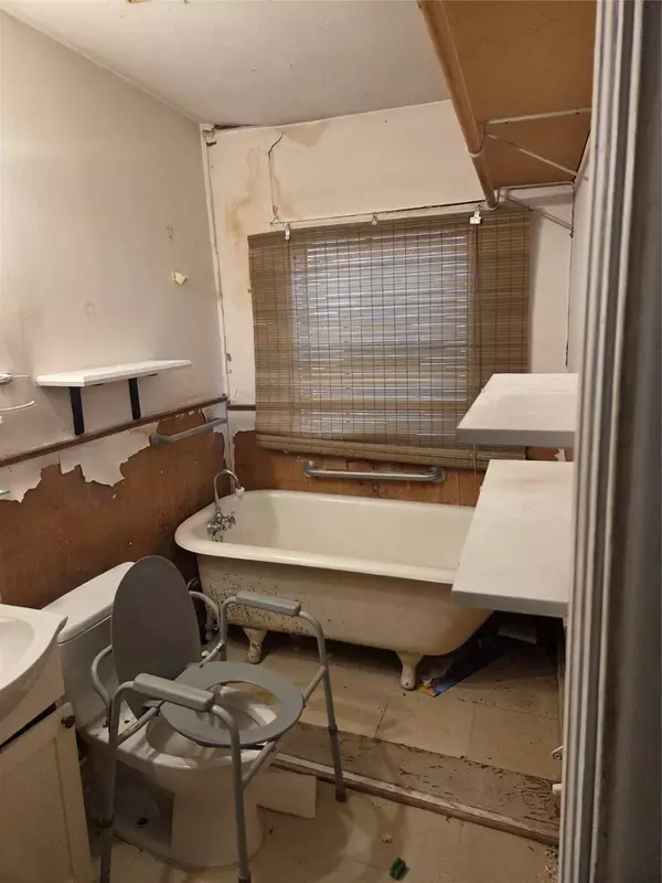 905 Adele ST, Houston, TX 77009