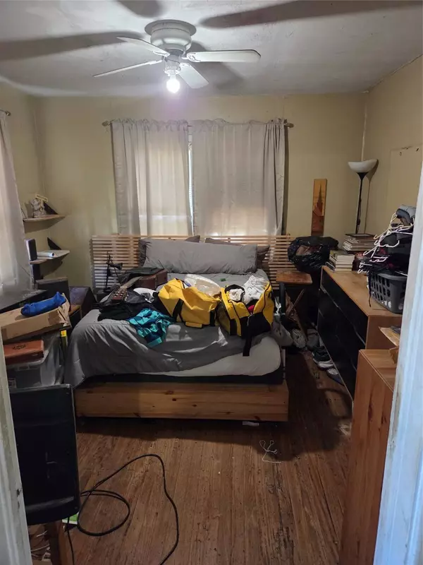 905 Adele ST, Houston, TX 77009