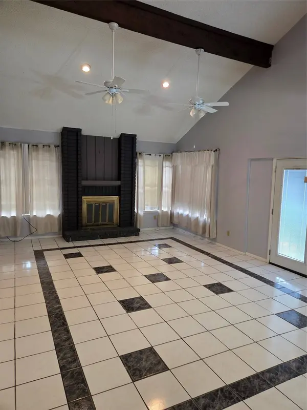 7707 Candlegreen LN, Houston, TX 77071