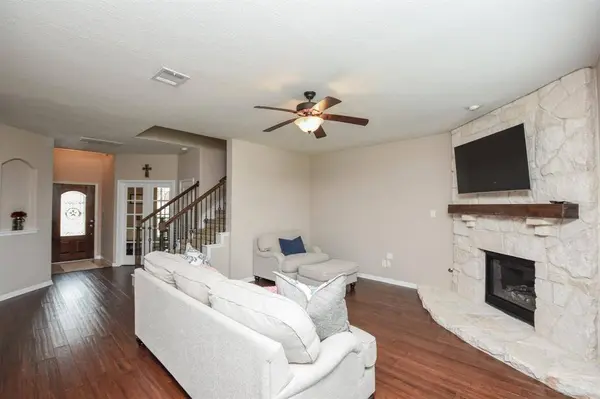 7002 Edwanna LN, Spring, TX 77389