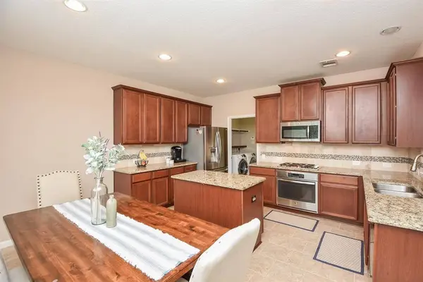 7002 Edwanna LN, Spring, TX 77389