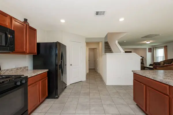 2507 White Bluff LN, Houston, TX 77038