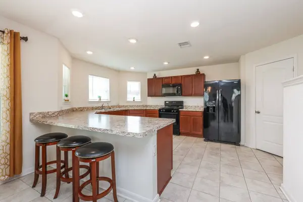2507 White Bluff LN, Houston, TX 77038