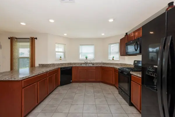 2507 White Bluff LN, Houston, TX 77038