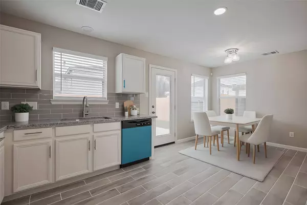 6723 Green Pear LN, Houston, TX 77049