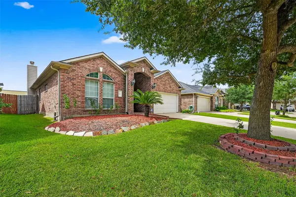 215 Little Summer DR, Rosenberg, TX 77469