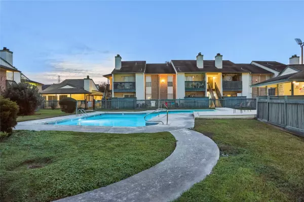 250 El Dorado BLVD #205, Webster, TX 77598