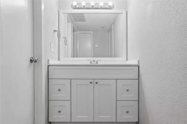 250 El Dorado BLVD #205, Webster, TX 77598