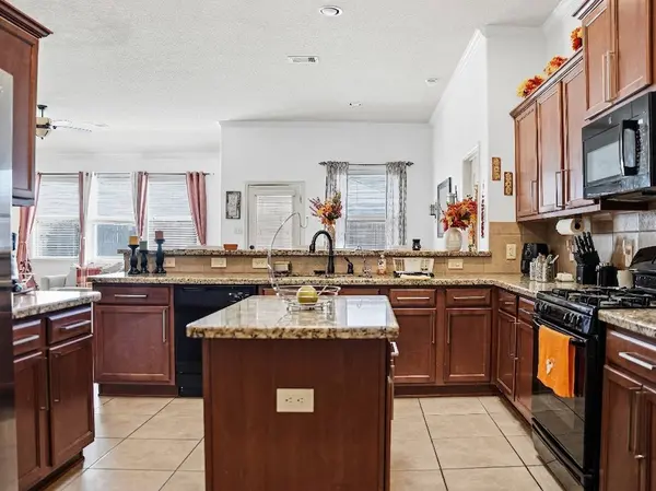 21391 Village Crossing LN, Porter, TX 77365