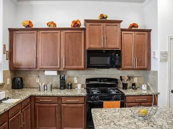 21391 Village Crossing LN, Porter, TX 77365