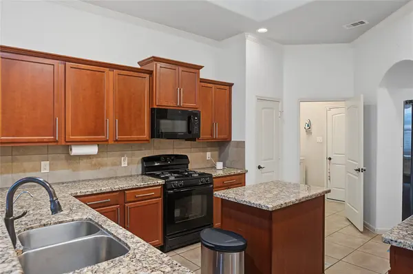 21391 Village Crossing LN, Porter, TX 77365