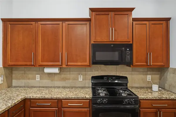 21391 Village Crossing LN, Porter, TX 77365