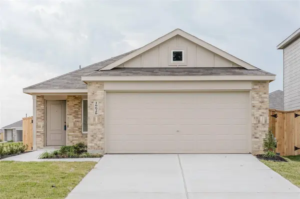 16819 Spotted Oak Dr, Hockley, TX 77447