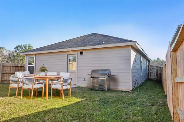 16626 Trembling Aspen LN, New Caney, TX 77357