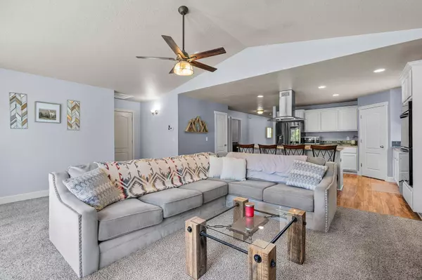 9302 13th ST, Terrebonne, OR 97760