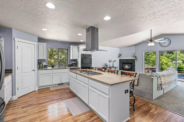 9302 13th ST, Terrebonne, OR 97760