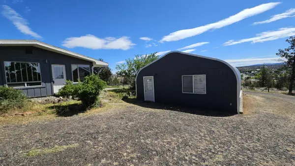 303 Poplar ST, Madras, OR 97741