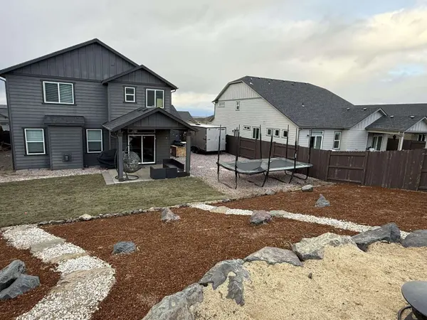4476 Salmon PL, Redmond, OR 97756
