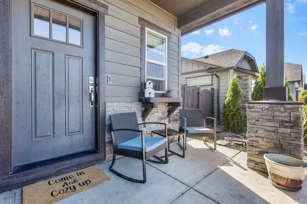 4476 Salmon PL, Redmond, OR 97756