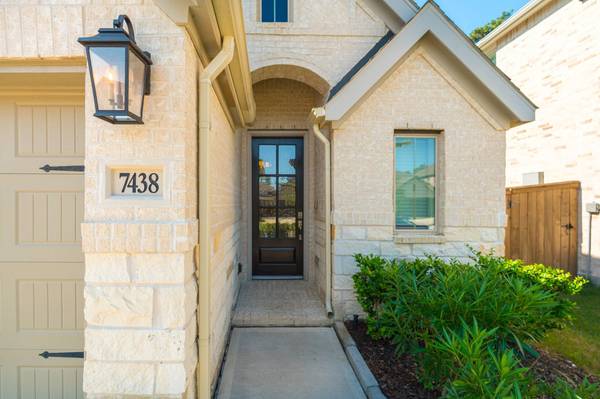 7438 Cattail Falls LN, Porter, TX 77365