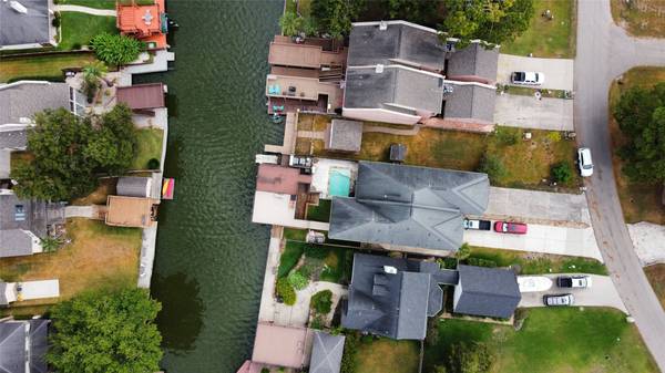 721 Paradise LN, Montgomery, TX 77356