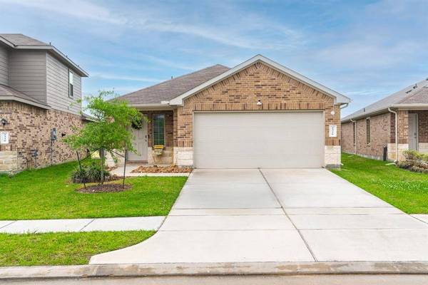 2326 Spruce Cliff LN, Spring, TX 77373