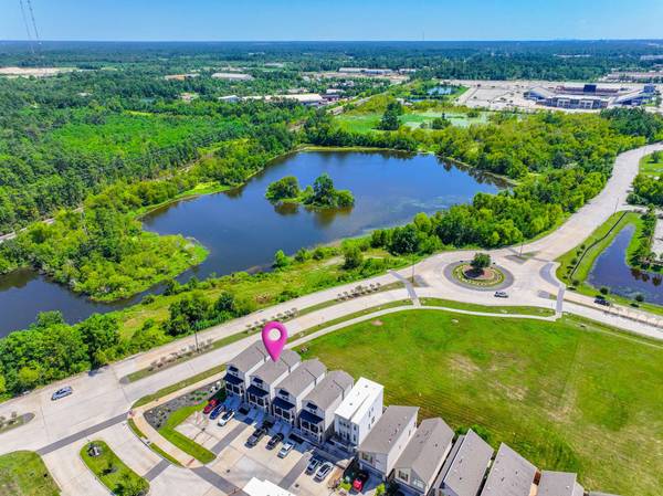 494 S Centro CIR, Shenandoah, TX 77385