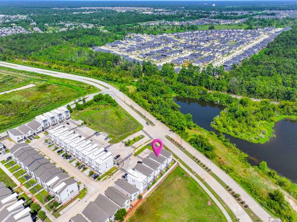 494 S Centro CIR, Shenandoah, TX 77385