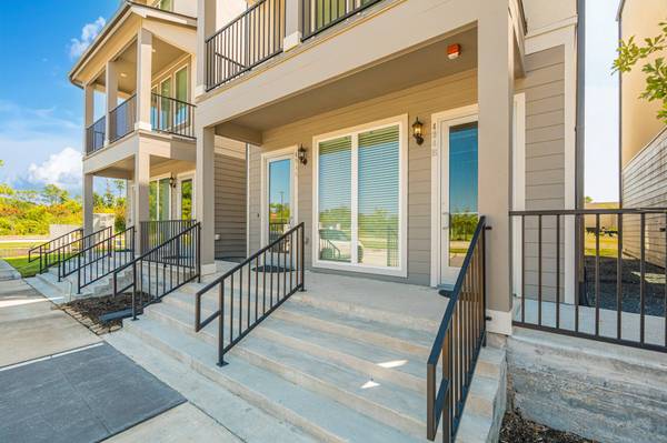 494 S Centro CIR, Shenandoah, TX 77385