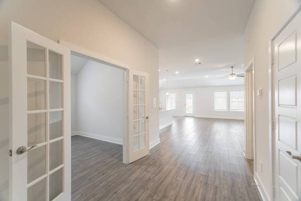 9826 North Goshawk TRL, Conroe, TX 77385